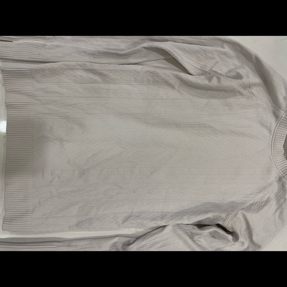 LULULEMON TOP